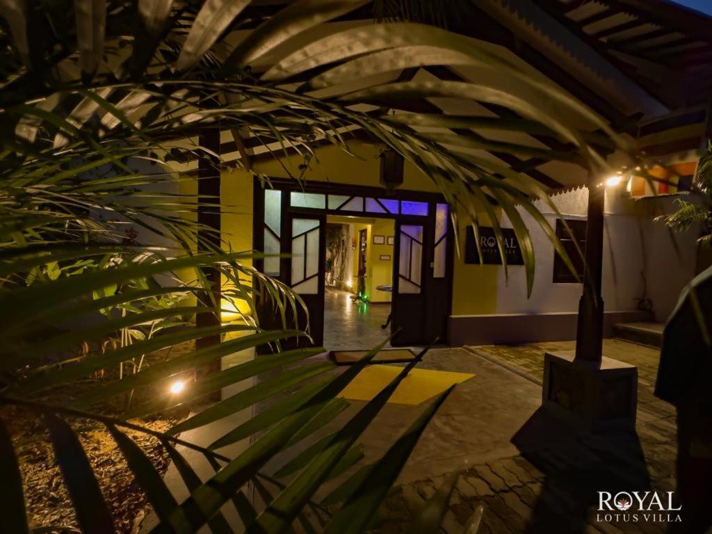 Royal Lotus Villa - Full Villa Rate Унаватуна Экстерьер фото