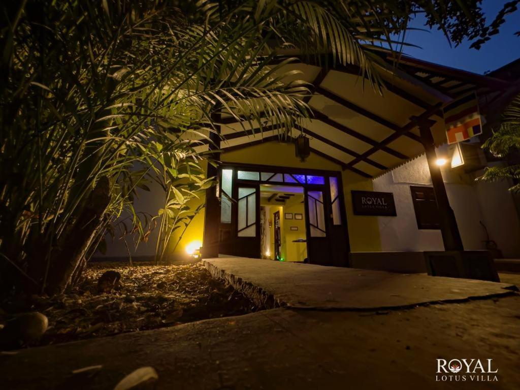 Royal Lotus Villa - Full Villa Rate Унаватуна Экстерьер фото