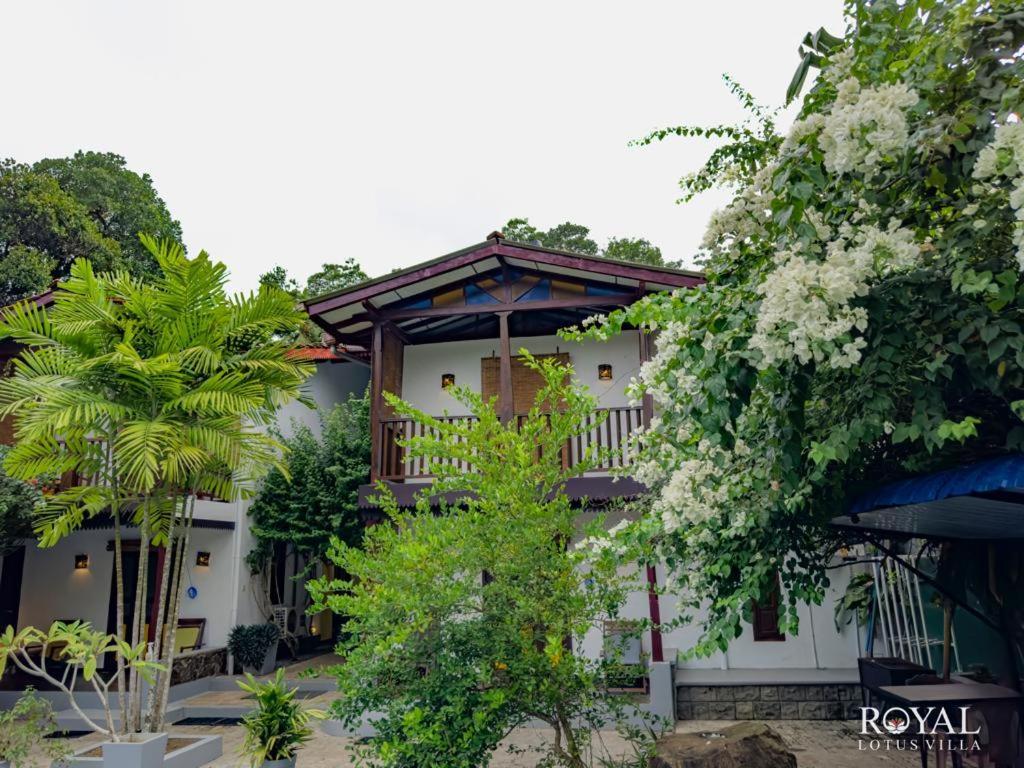 Royal Lotus Villa - Full Villa Rate Унаватуна Экстерьер фото